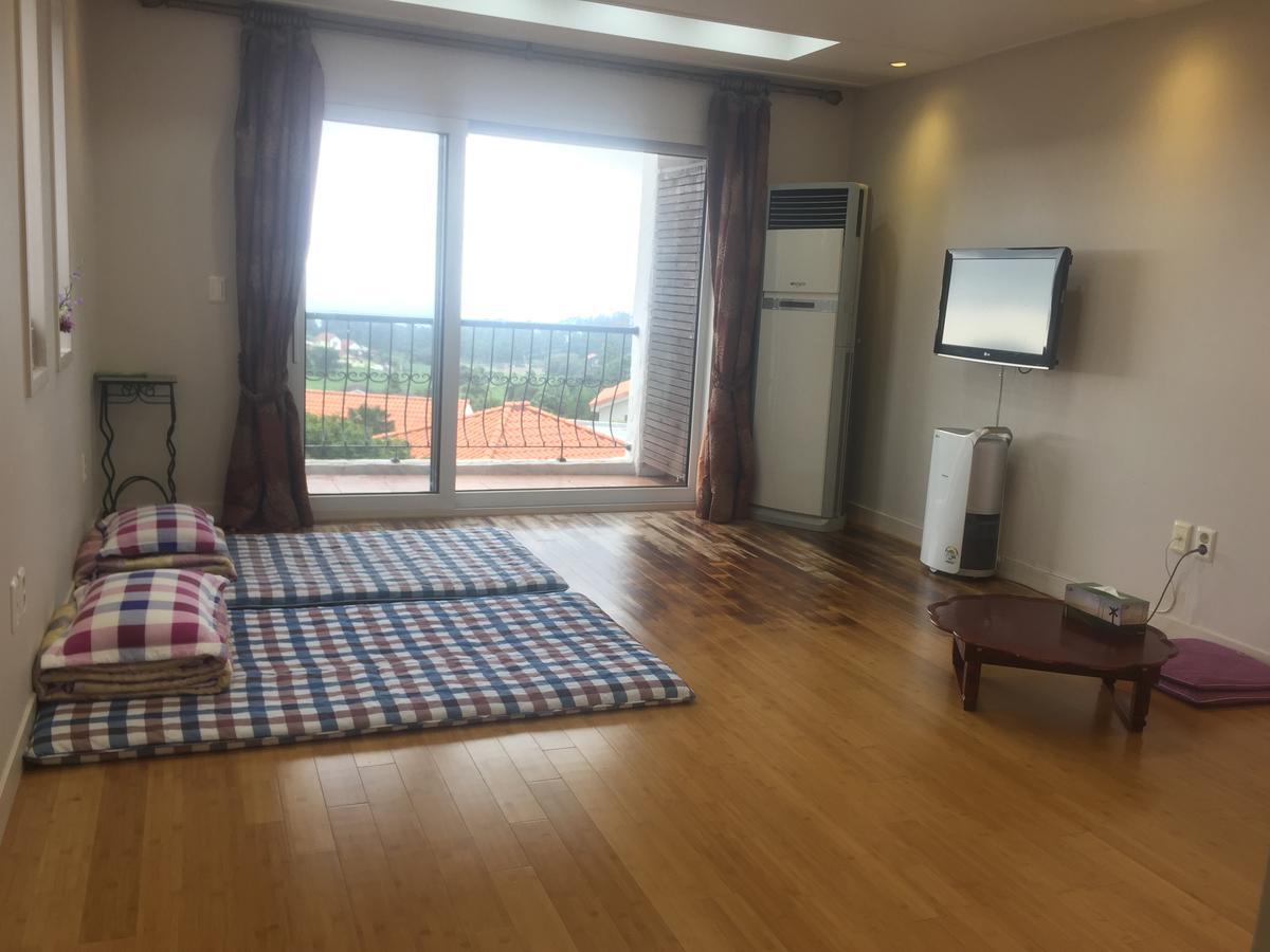 Araaura Pension Jeju Esterno foto